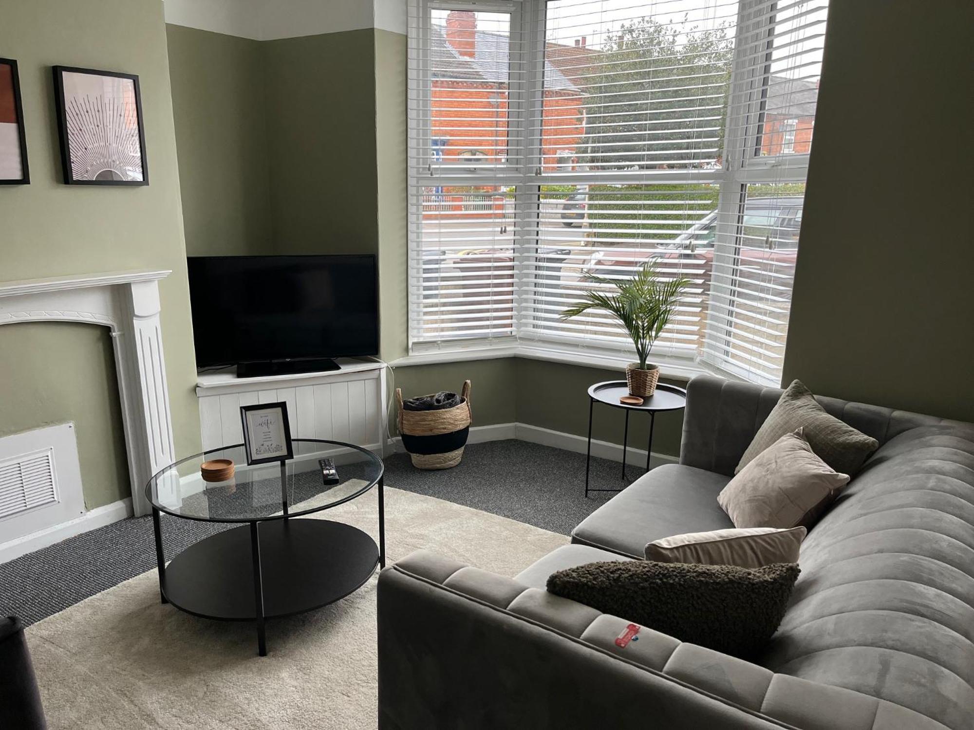 Stylish Townhouse In Lincoln Villa Bagian luar foto