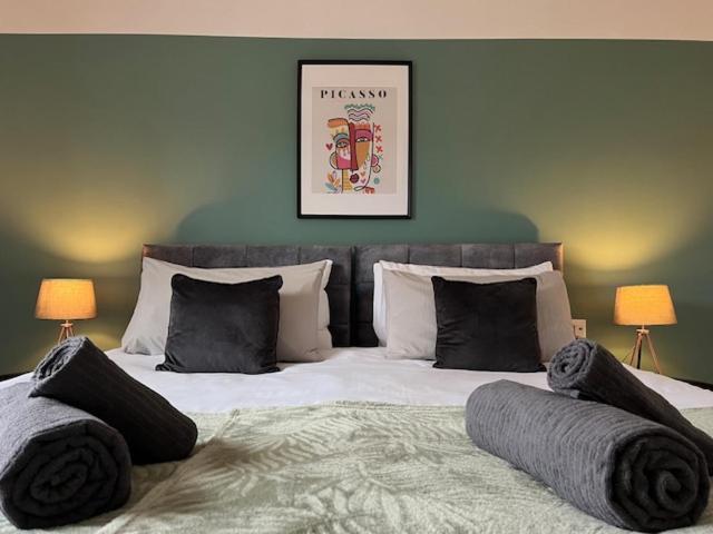 Stylish Townhouse In Lincoln Villa Bagian luar foto